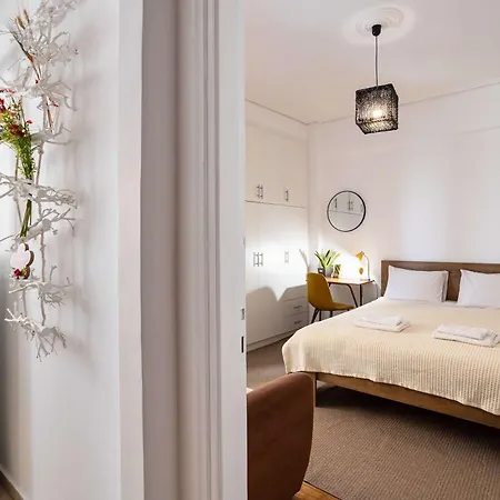 Elena's Cozy & Nest Kro